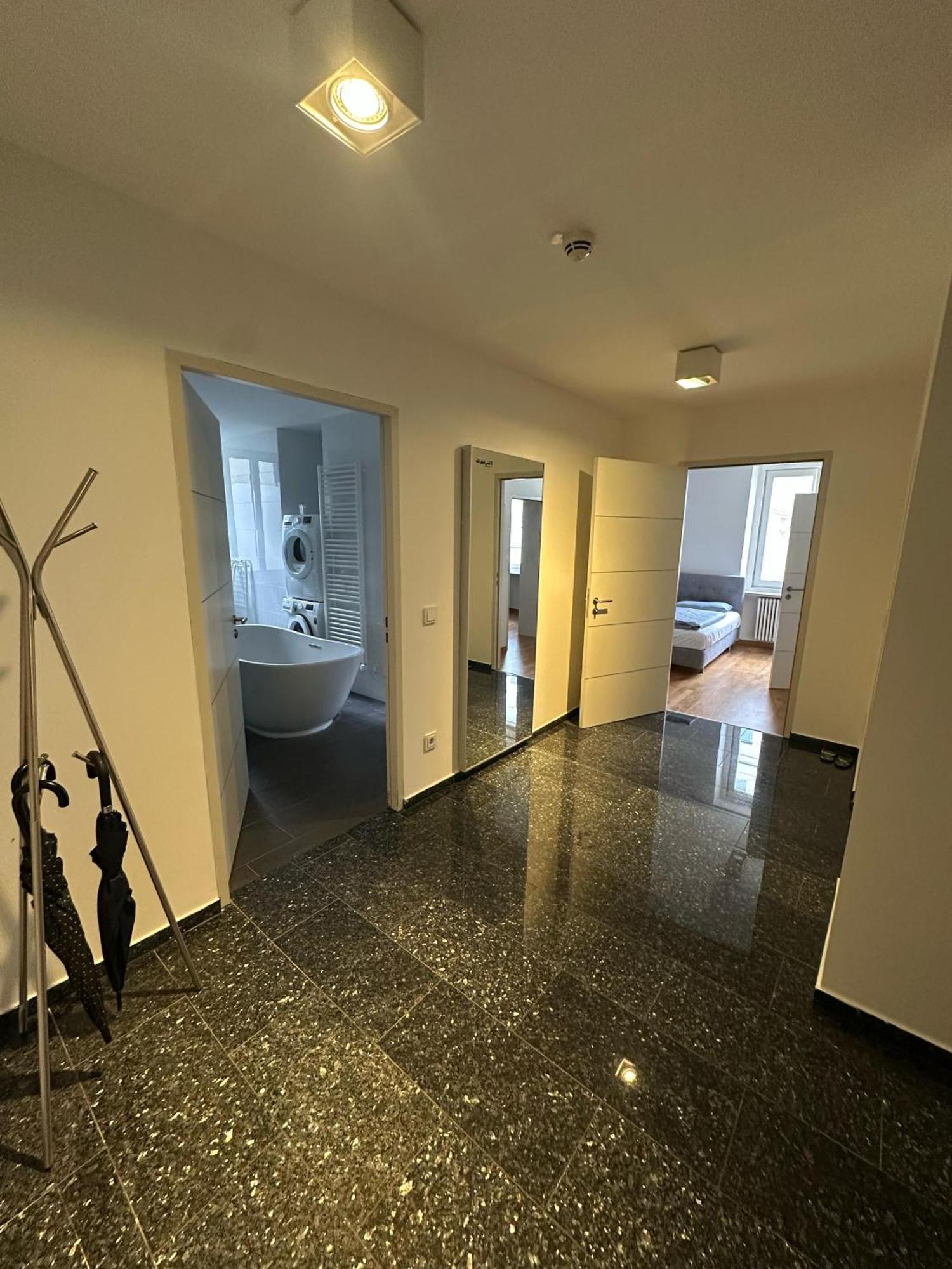 Al Nafurah Apartments Munich Luaran gambar