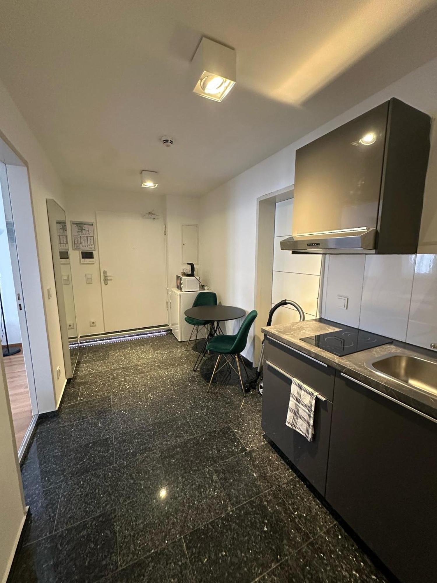 Al Nafurah Apartments Munich Luaran gambar